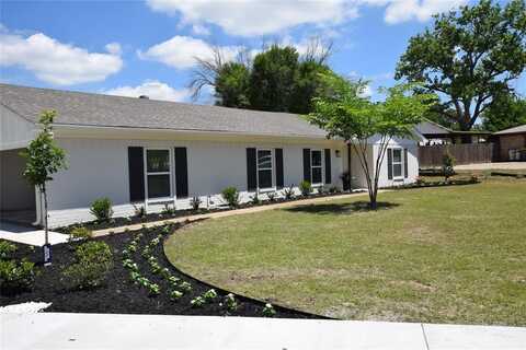 7921 Oak Parkway, Burleson, TX 76028