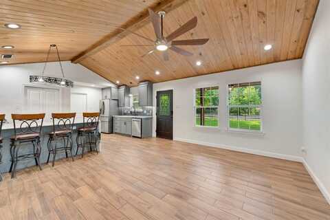 110 Wildwood Crossover, Gun Barrel City, TX 75156