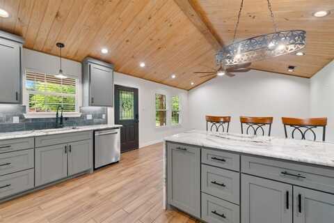 110 Wildwood Crossover, Gun Barrel City, TX 75156