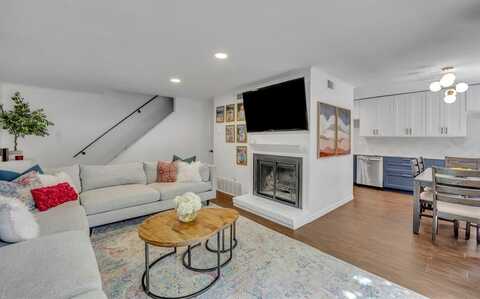7462 E Northwest Highway, Dallas, TX 75231