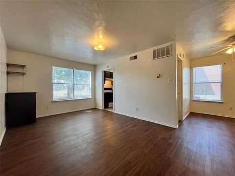 2526 W Prairie Street, Denton, TX 76201
