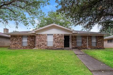 512 Pinebluff Drive, Lewisville, TX 75067