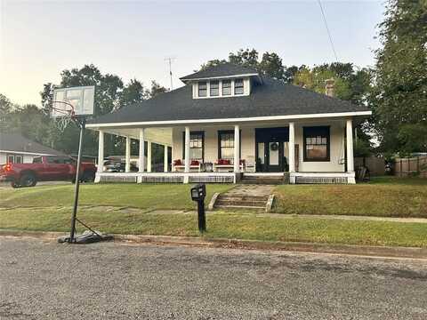 504 E 4th Street, Mount Pleasant, TX 75455
