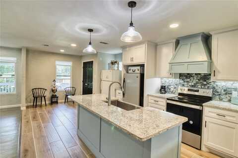 505 E 4th Street, Weatherford, TX 76086