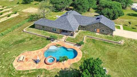 300 County Road 134, Gainesville, TX 76240