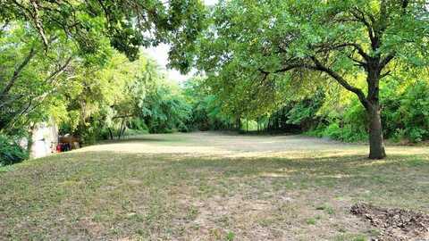1523 Oakwood Drive, Denton, TX 76205