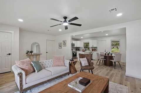 707 N Holly Avenue, Sherman, TX 75092