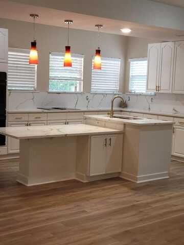 1820 W Pleasant Run Road, DeSoto, TX 75115