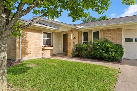 9928 Farmington Drive, Benbrook, TX 76126