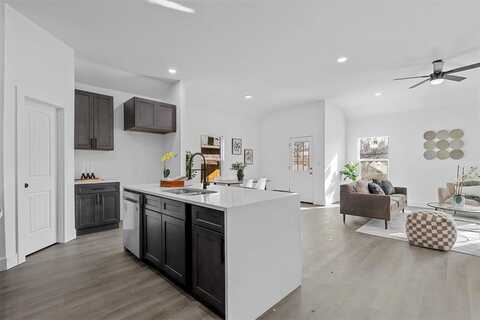 815 Lake View Ridge, White Settlement, TX 76108