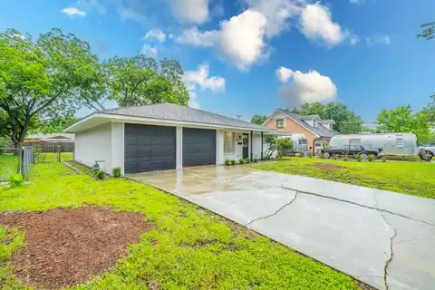 1725 Camara Court, Grand Prairie, TX 75051
