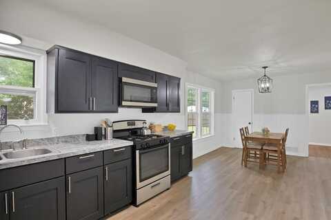610 Phillips Street, Cleburne, TX 76033