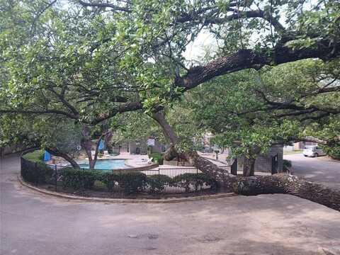 7456 E Northwest Highway, Dallas, TX 75231