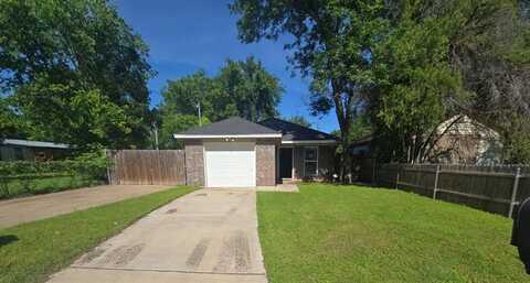 438 Sabine Avenue, Cleburne, TX 76031