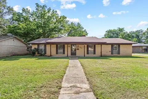 930 28th Street SE, Paris, TX 75460