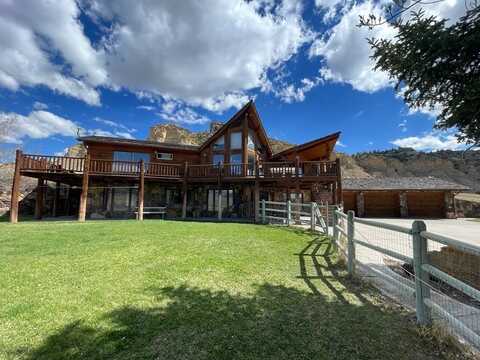 323 Road 4EU, Meeteetse, WY 82433