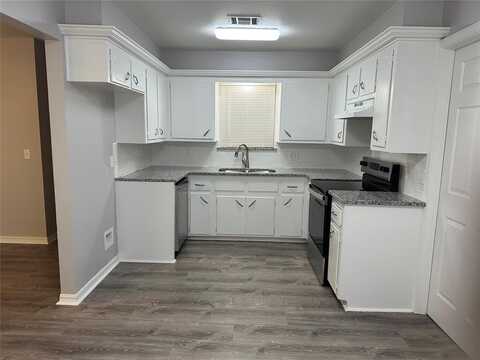 1516 N City Avenue, Moore, OK 73160