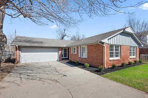 2725 Kent Drive, The Village, OK 73120