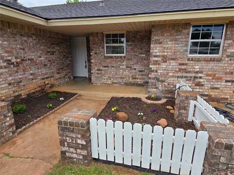 6805 Saint Marys Circle, Oklahoma City, OK 73132
