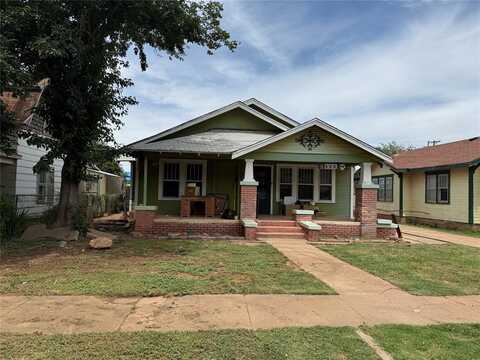 711 E Walnut Street, Altus, OK 73521