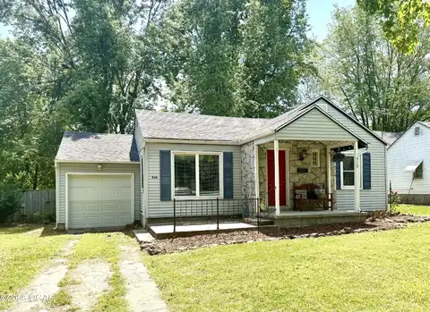 510 W College Street, Aurora, MO 65605