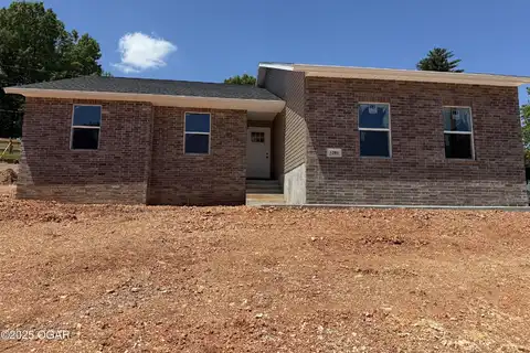 1200 Justins Trail Road, Neosho, MO 64850