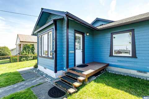 1114 W 8th St, Port Angeles, WA 98363