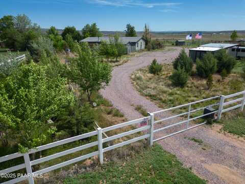 1800 W Slick Horn Alley, Paulden, AZ 86334