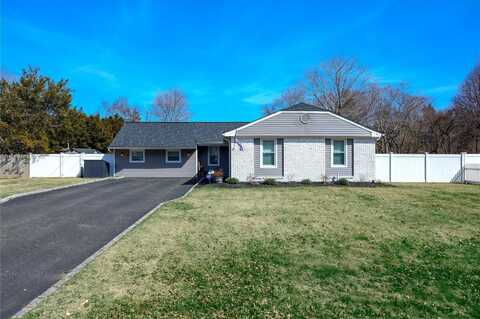87 Raynor Road, Ridge, NY 11961