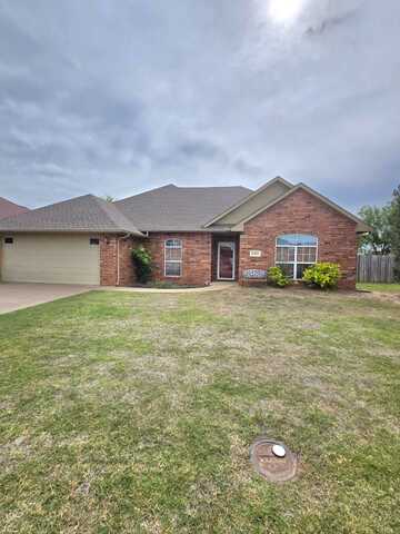 2421 Liberty Ln, Enid, OK 73703