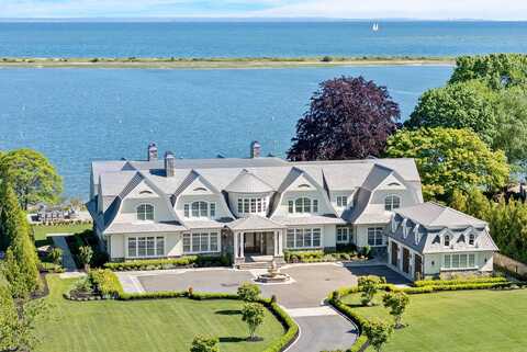 25 Brewster Lane, East Setauket, NY 11733