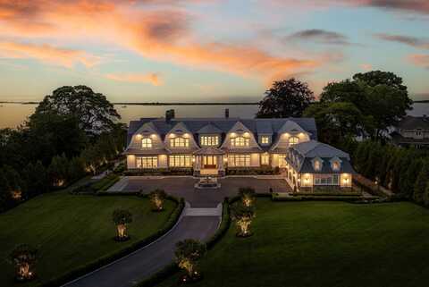 25 Brewster Lane, East Setauket, NY 11733