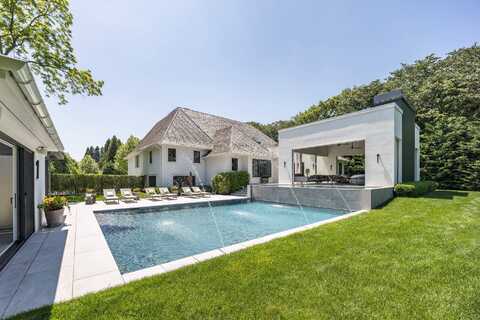67 Hither Lane, East Hampton, NY 11937