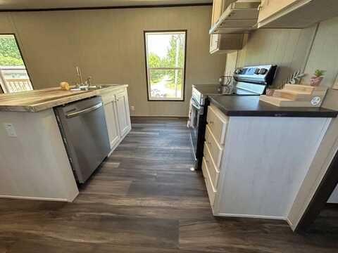 102 Autumn Ln, Jasper, AL 35504