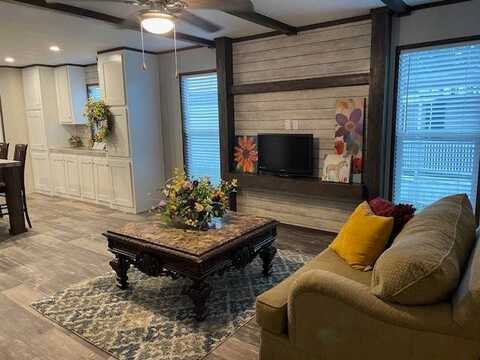 2300 Ward Bend Rd, Sealy, TX 77474