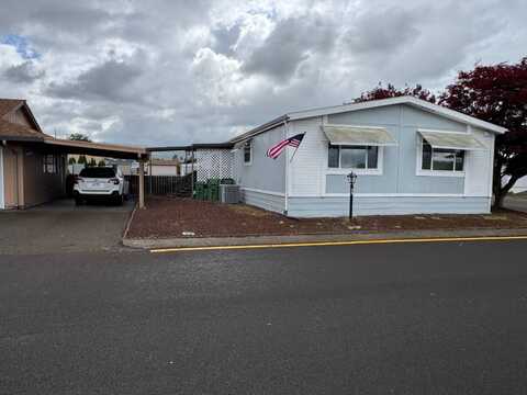 2902 E 2ND, NEWBERG, OR 97132