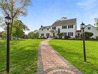21 Demarre Lane, Bayport, NY 11705