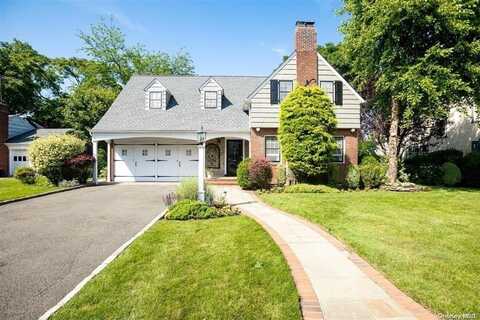 41 Westminster Road, Rockville Centre, NY 11570