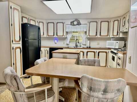 11 Largo Ct, Fort Myers, FL 33912
