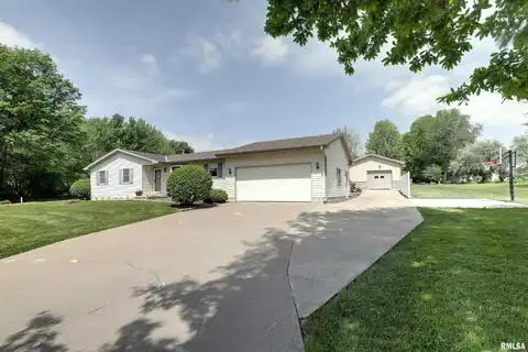 1447 Gilmoor Drive, Fowler, IL 62338