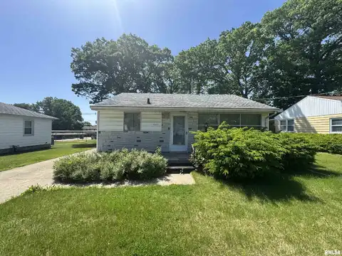 4405 N INDEPENDENCE Avenue, Peoria, IL 61614