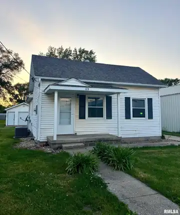 123 N OAK Street, Williamsfield, IL 61489