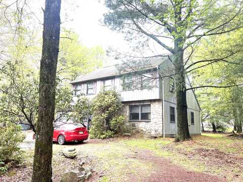 29 Beechwood Road, Lake Harmony, PA 18624