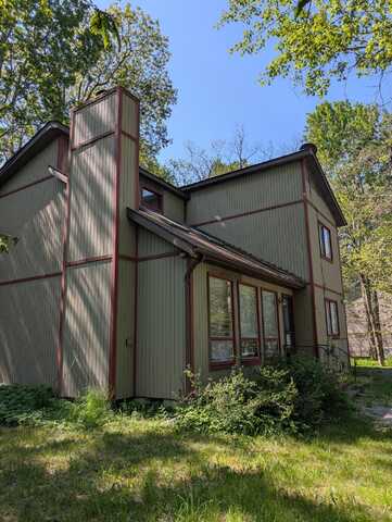 5127 Iroquois st Street, Tobyhanna, PA 18466