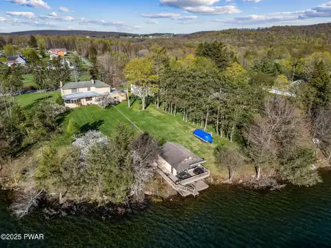 343 Crystal Lake, Carbondale, PA 18407
