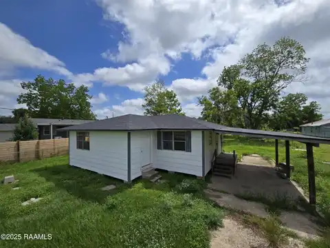 8301 Coteau Road, New Iberia, LA 70562