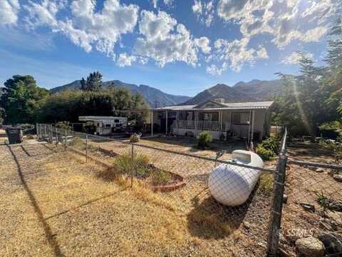 207 Cowbelle Boulevard, Kernville, CA 93238