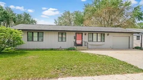 2103 Maple, LOVES PARK, IL 61111