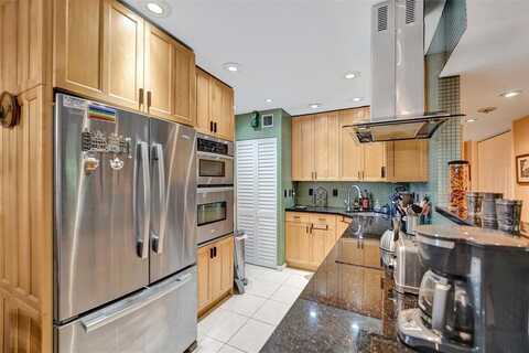 300 NE 19th Ct, Wilton Manors, FL 33305