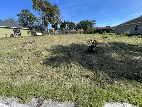 1665 SE Airoso Blvd, Port Saint Lucie, FL 34984